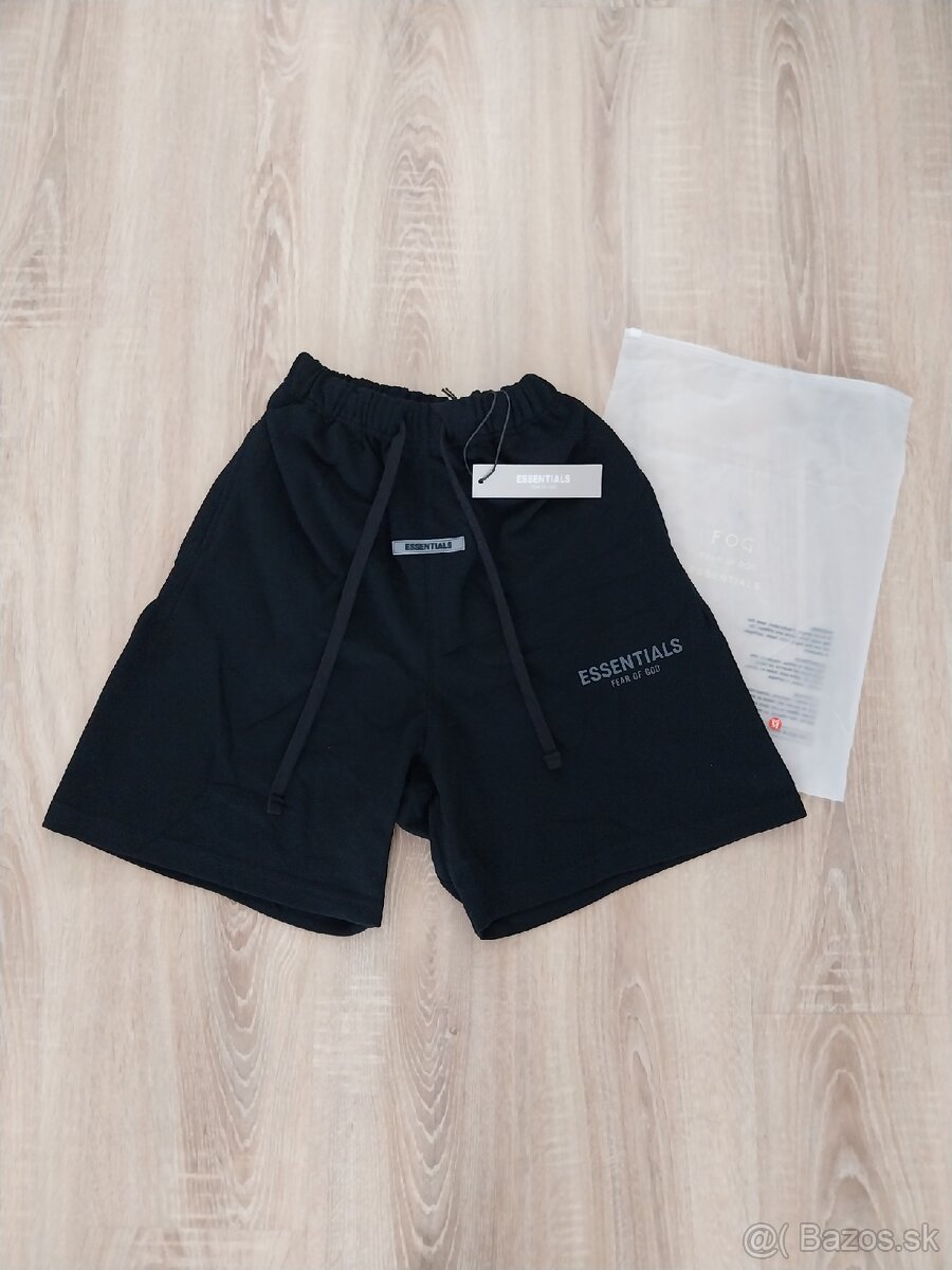 Essentials kraťase čierne