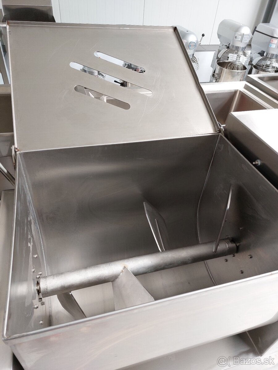 Miešačka mäsa 120 L -95kg Miešačka mäsa Miešačka klobás