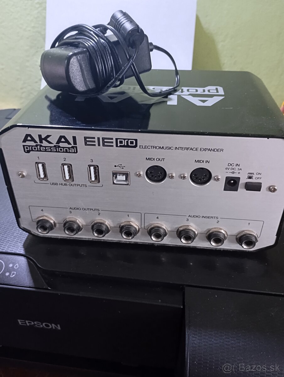 Zosilovač AKAI EIE professional