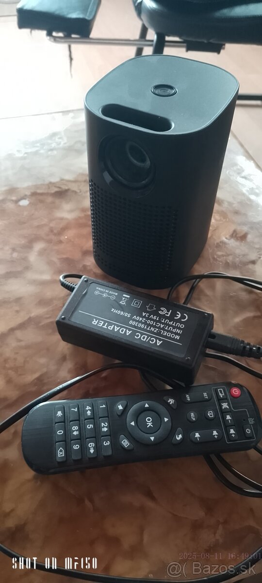 Led projektor s androidom