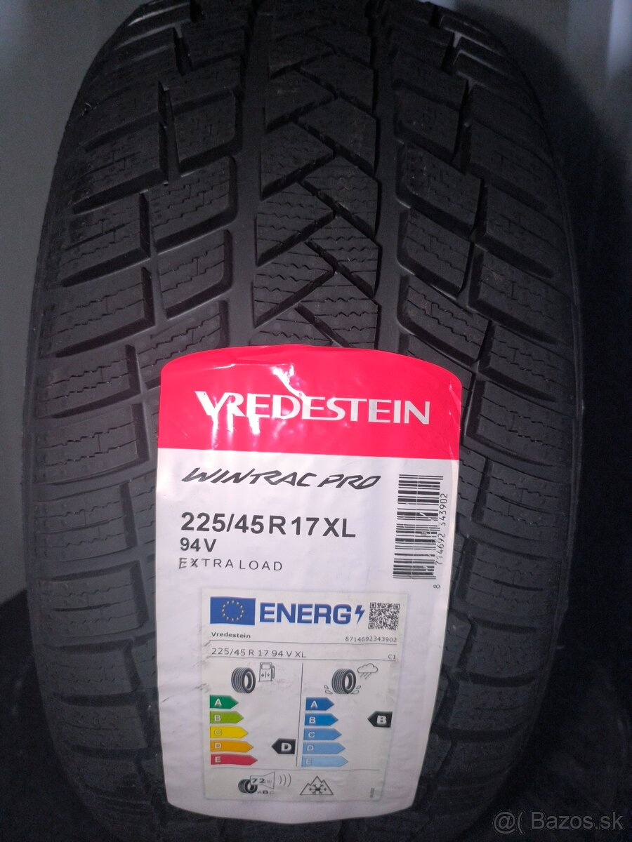 225/45R17 94V