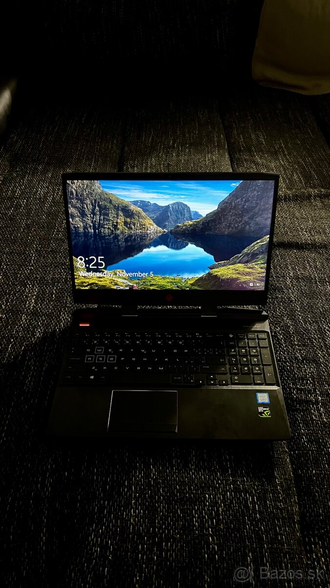 Predám HP Omen 2015 500GB SSD, 16GB DDR4, GTX1050, i5