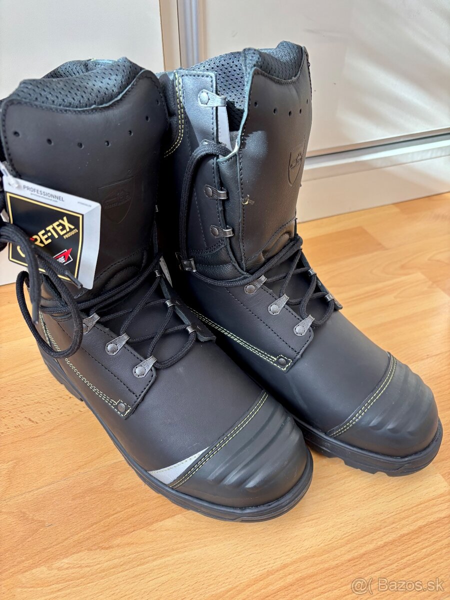 Pilčícka pracovná obuv veľ.45, nové