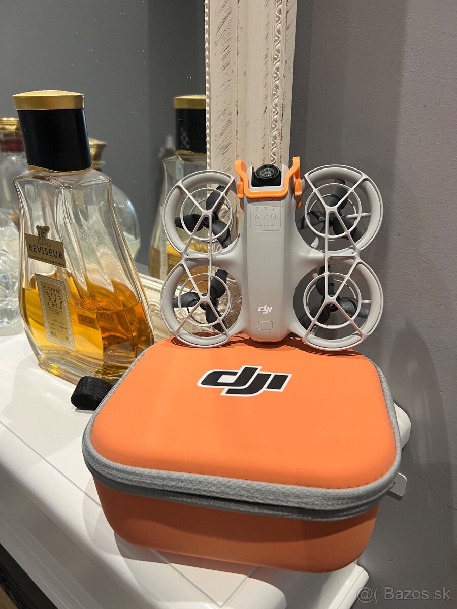 Úžasný malý  4K dron - Dji Neo