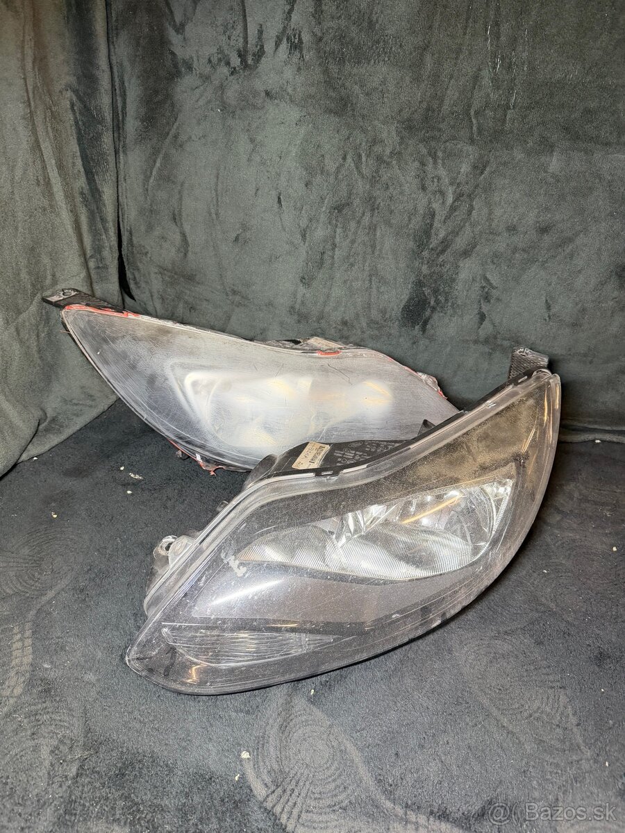 Predné svetlá Ford Focus