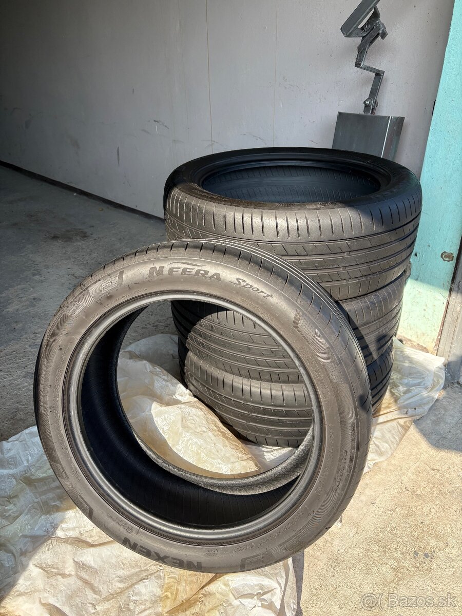 Predám letné pneu. 215/50 R18 rok (0725)