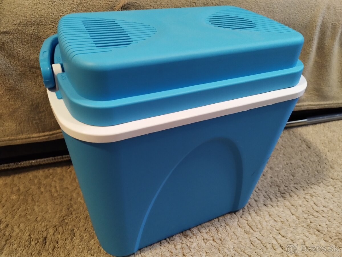 Chladiaci box 12V 22 l