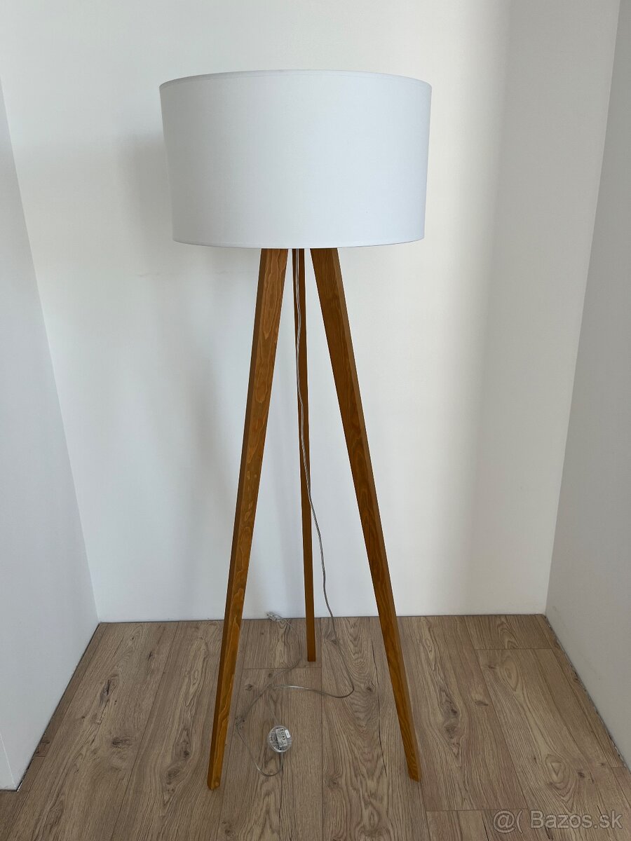 Stojata lampa