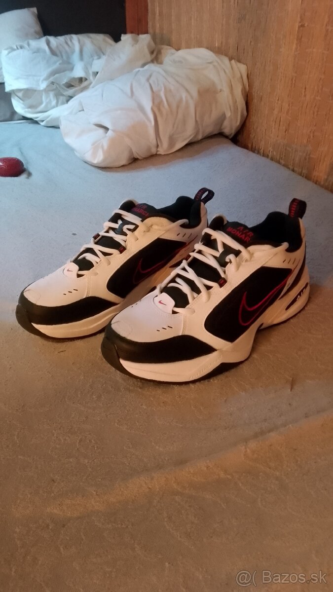 Nike Air Monarch