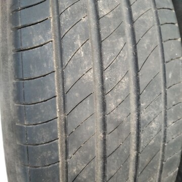 Pneu 195/65 r16 MICHELIN Primacy4