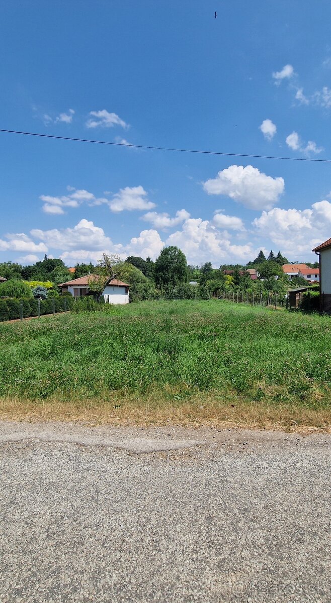 Pozemok na predaj, 883 m2. Exkluzívne u nás