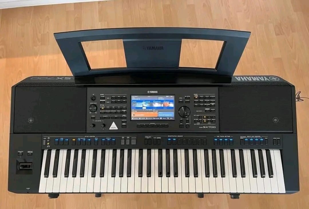 Yamaha PSR SX 700