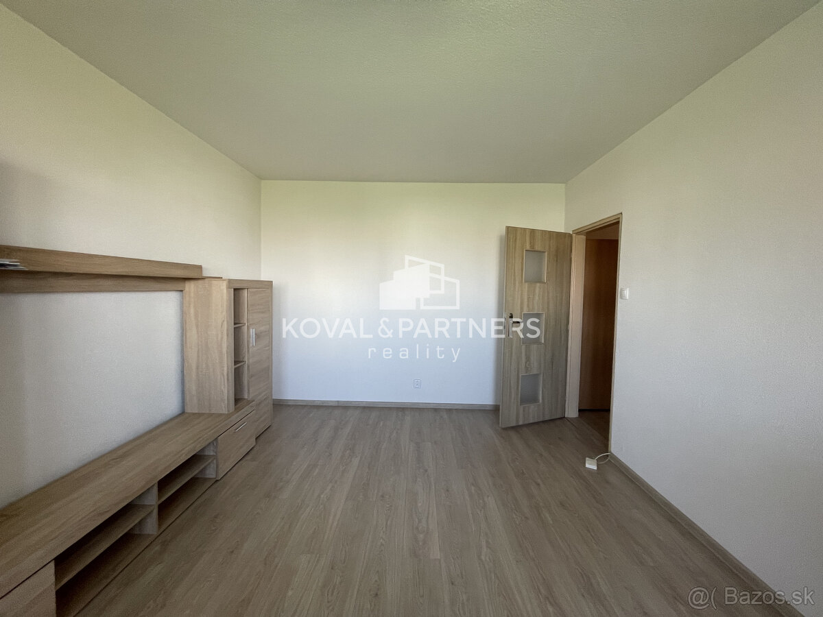 Na prenájom 2,5 izbový byt s balkónom na Chrenovej v Nitre