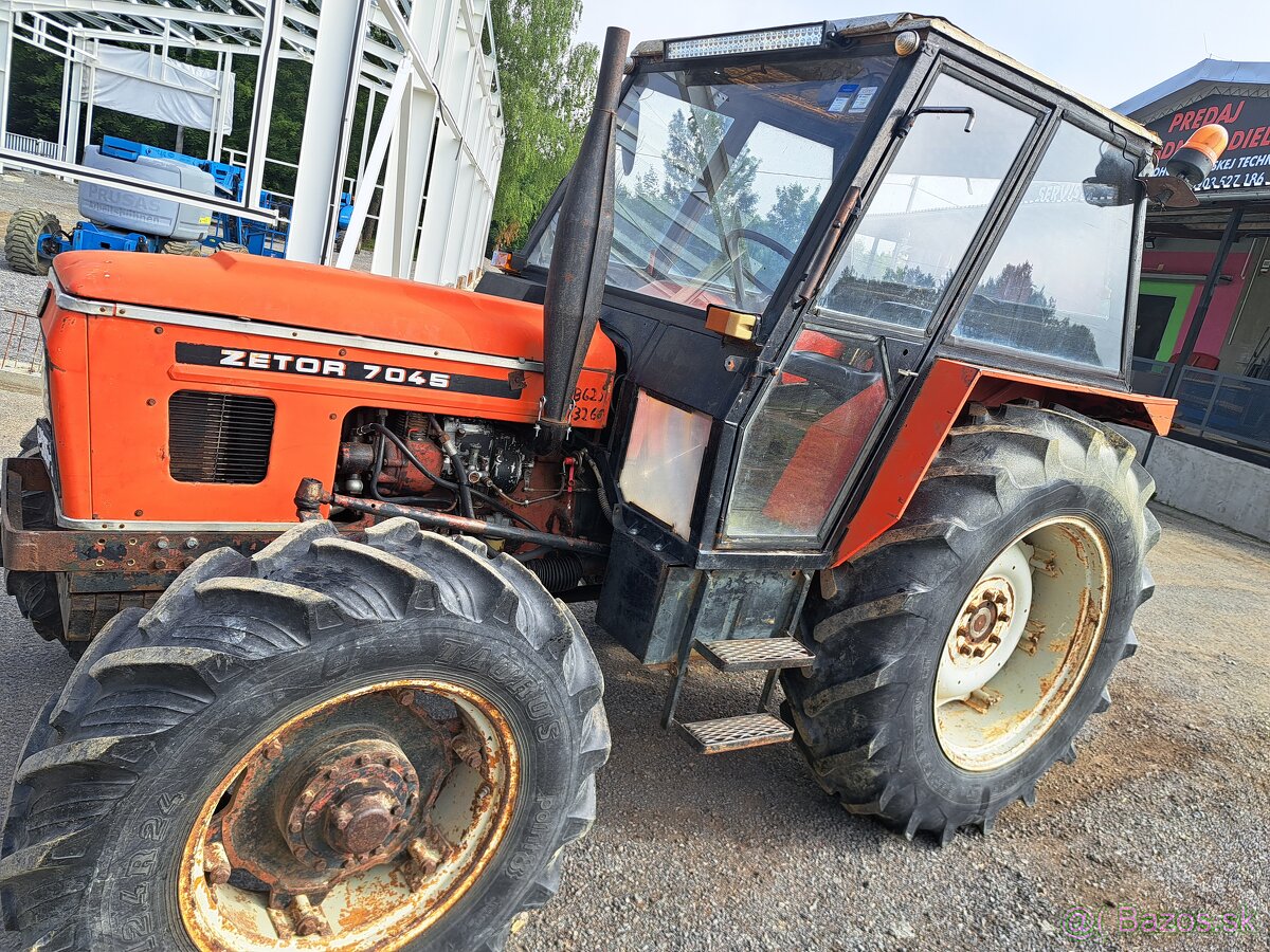 PREDAM TRAKTOR ZETOR 7045 DOVOZ CENA 8800€