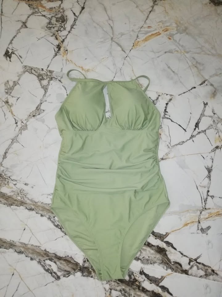 Dámske celé plavky veľkosť M