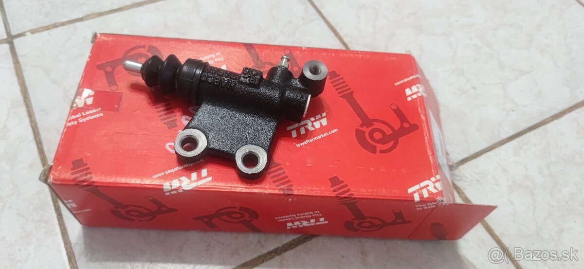 Pomocný spojkový valec Subaru Legacy