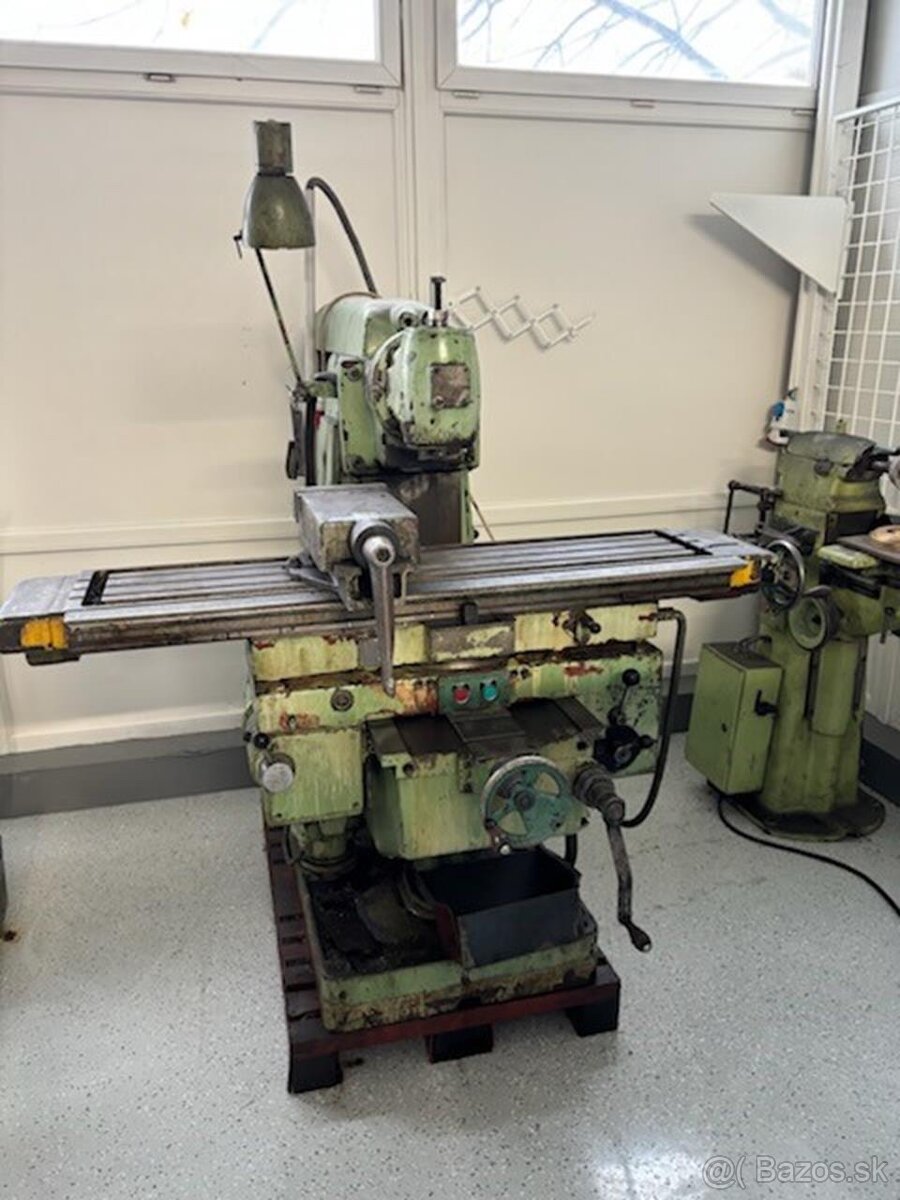 Univerzální frézka TOS FA 3 AU