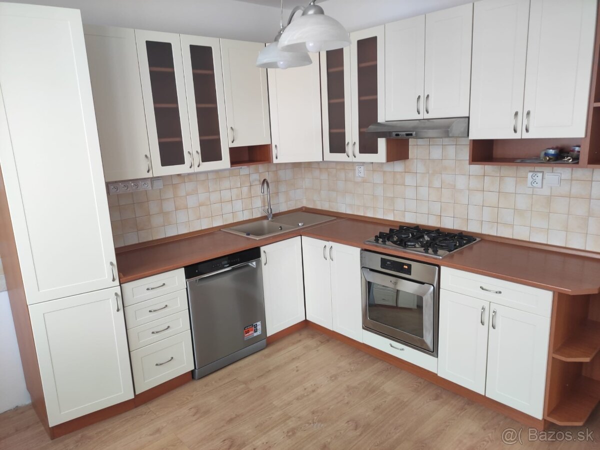 3 izbovy byt prenájom