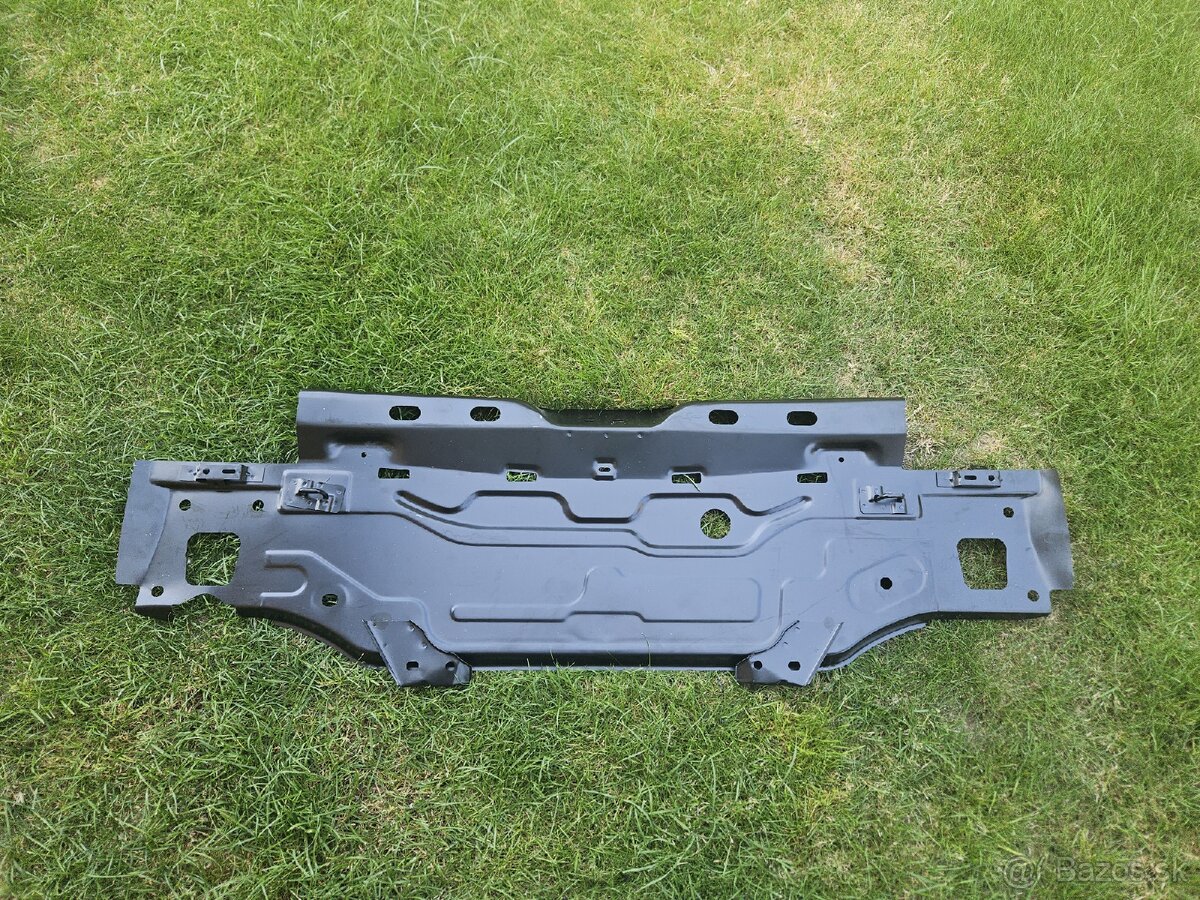 Golf 5 zadna stena, plech., dno kufra to plstenne