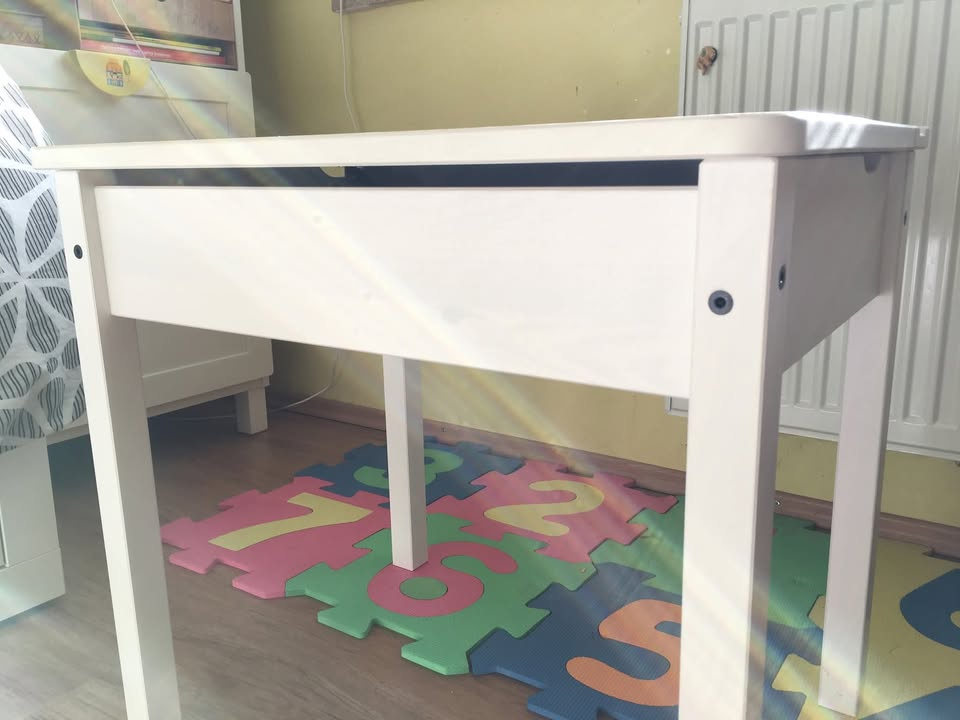 Detský písací stolík Ikea