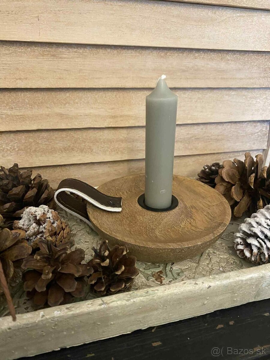 Drevený svietnik