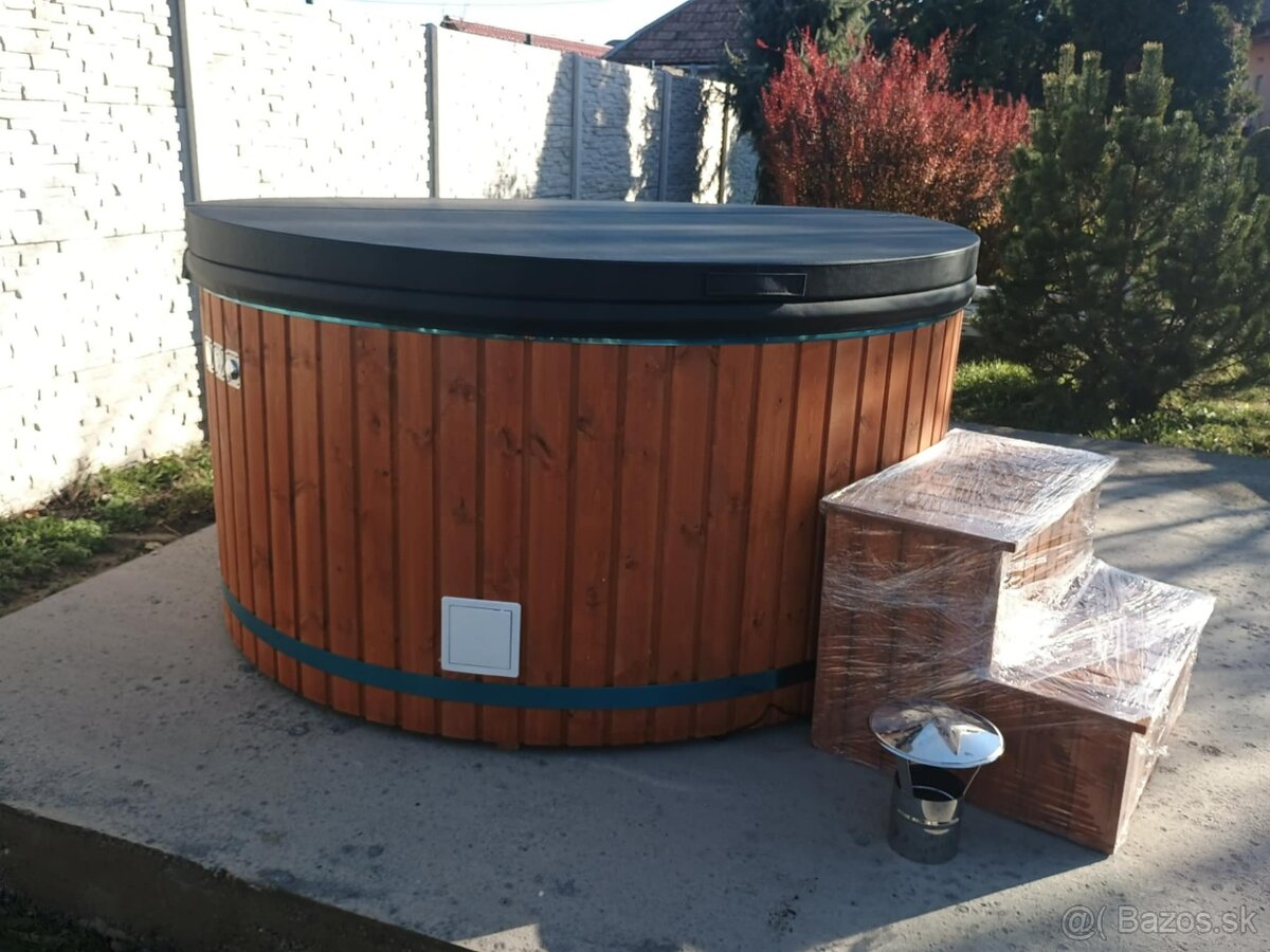 Drevený kúpací sud