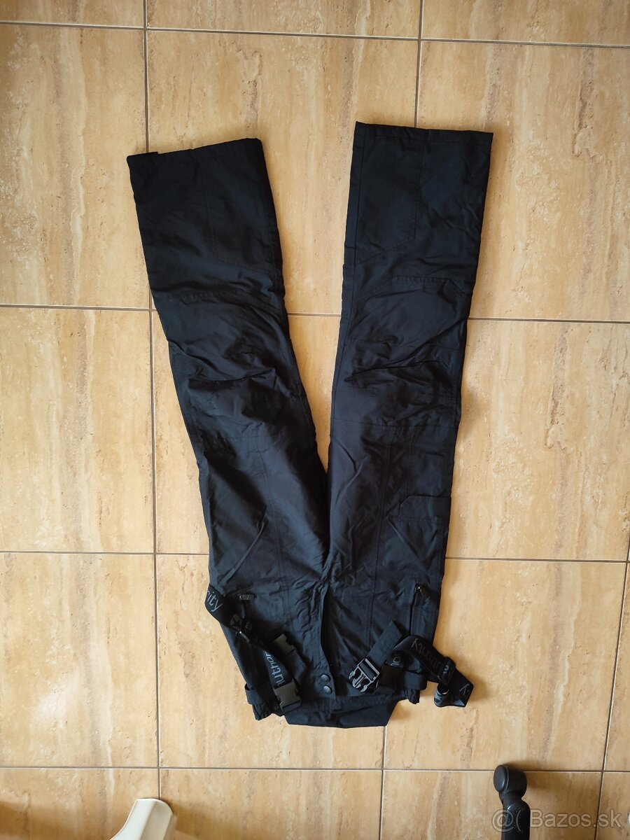 Nohavice na lyžovanie