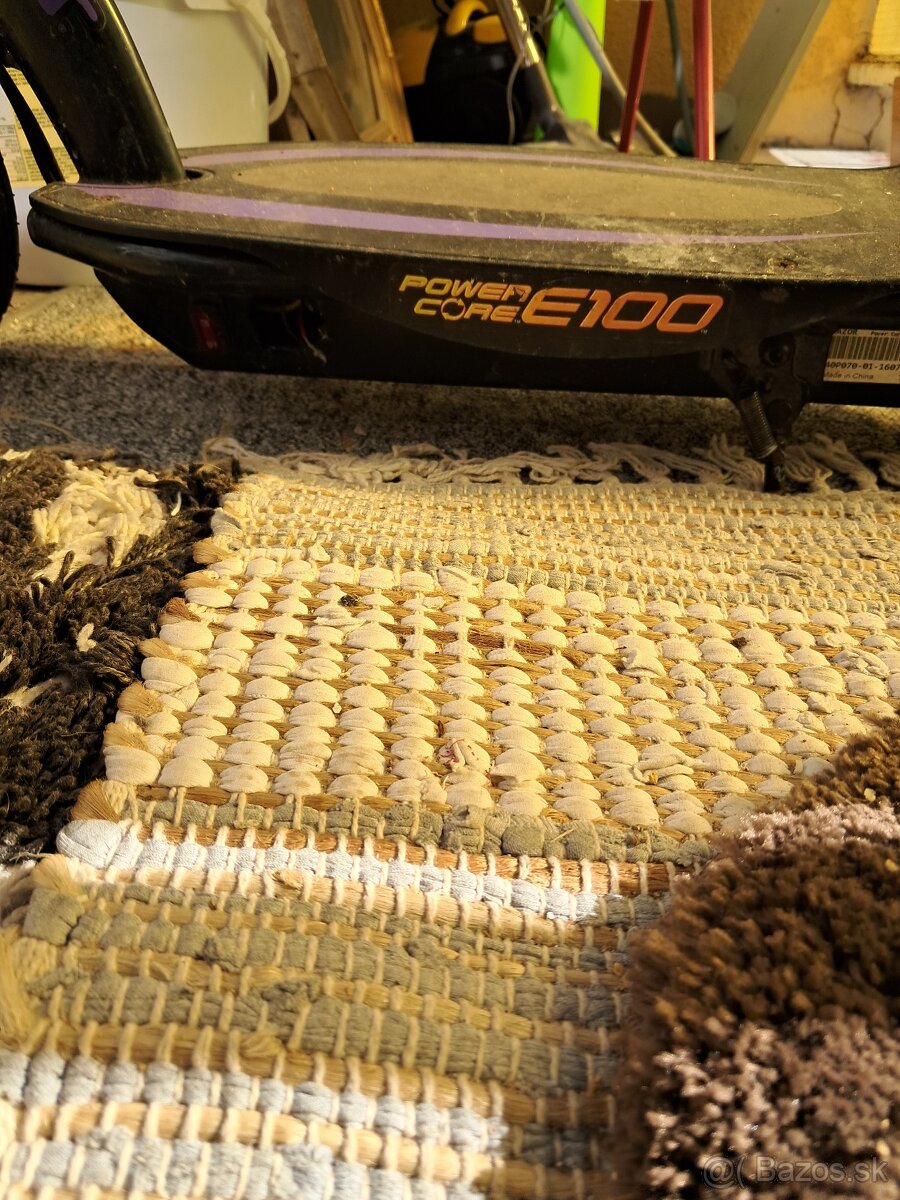 Razor elektrická kolobežka