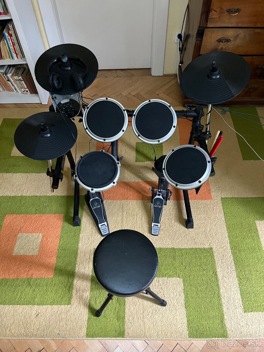 Bubon elektronické Behringer