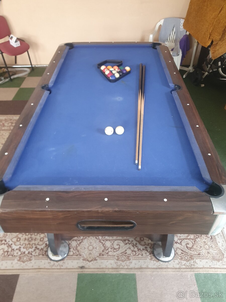 Biliardový stôl