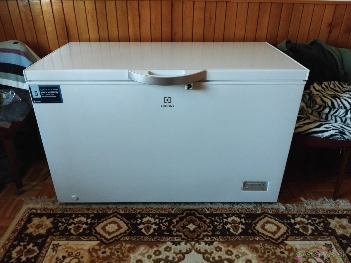 Truhlicova mraznička electrolux
