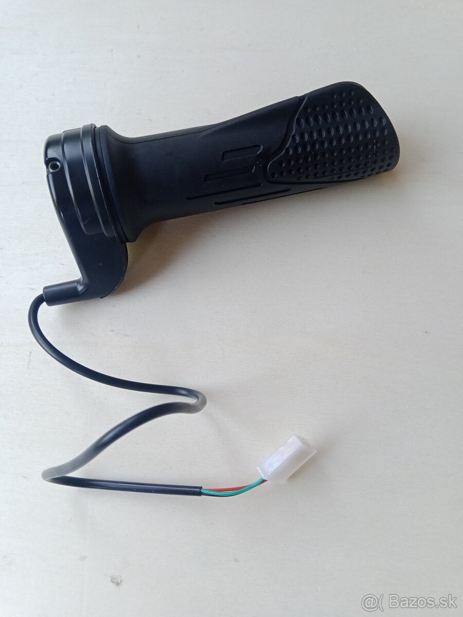Ovladač rychlosti pre elektrobicykel, elektroskuter