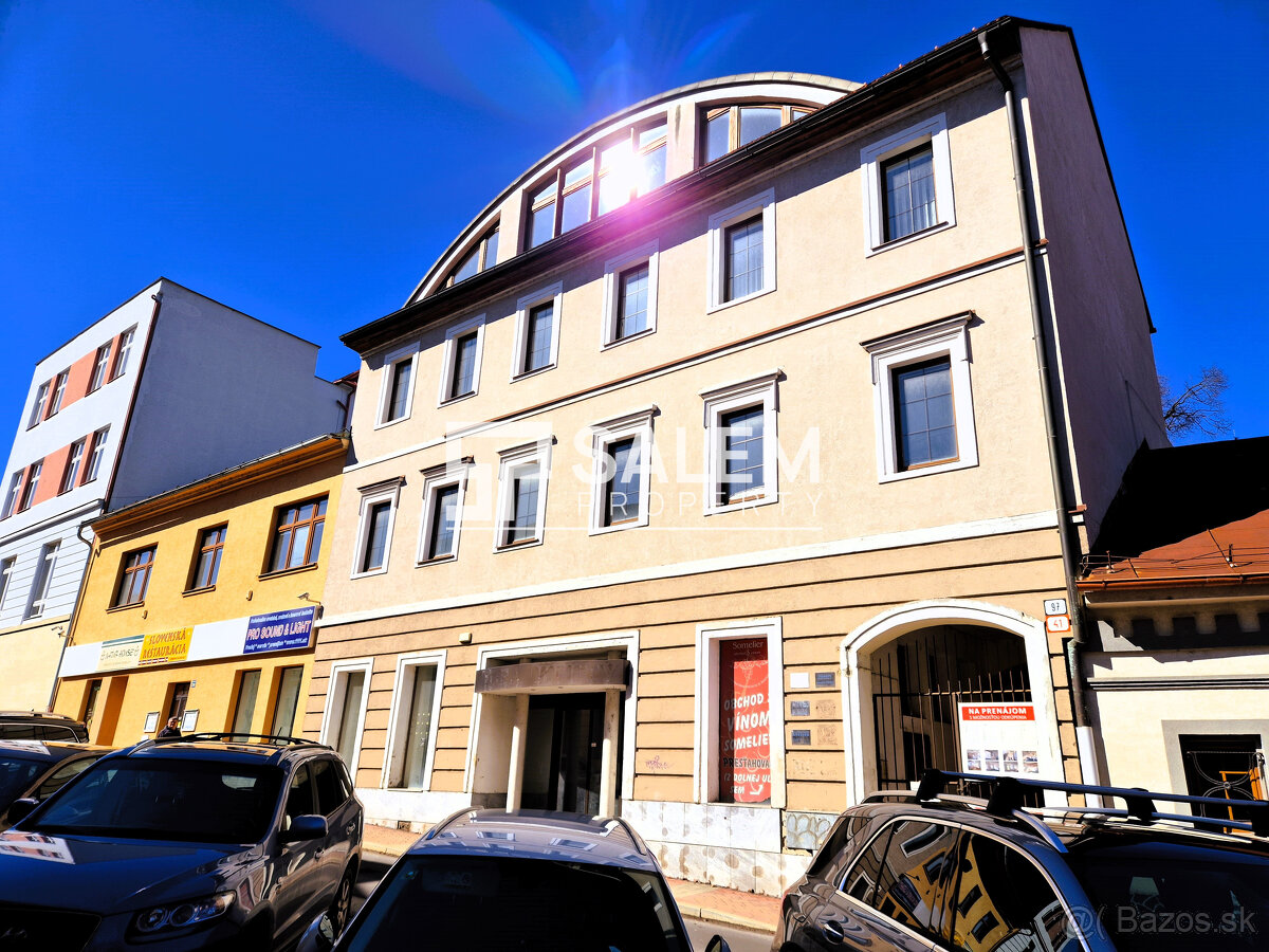Administratívna budova v centre Banskej Bystrice