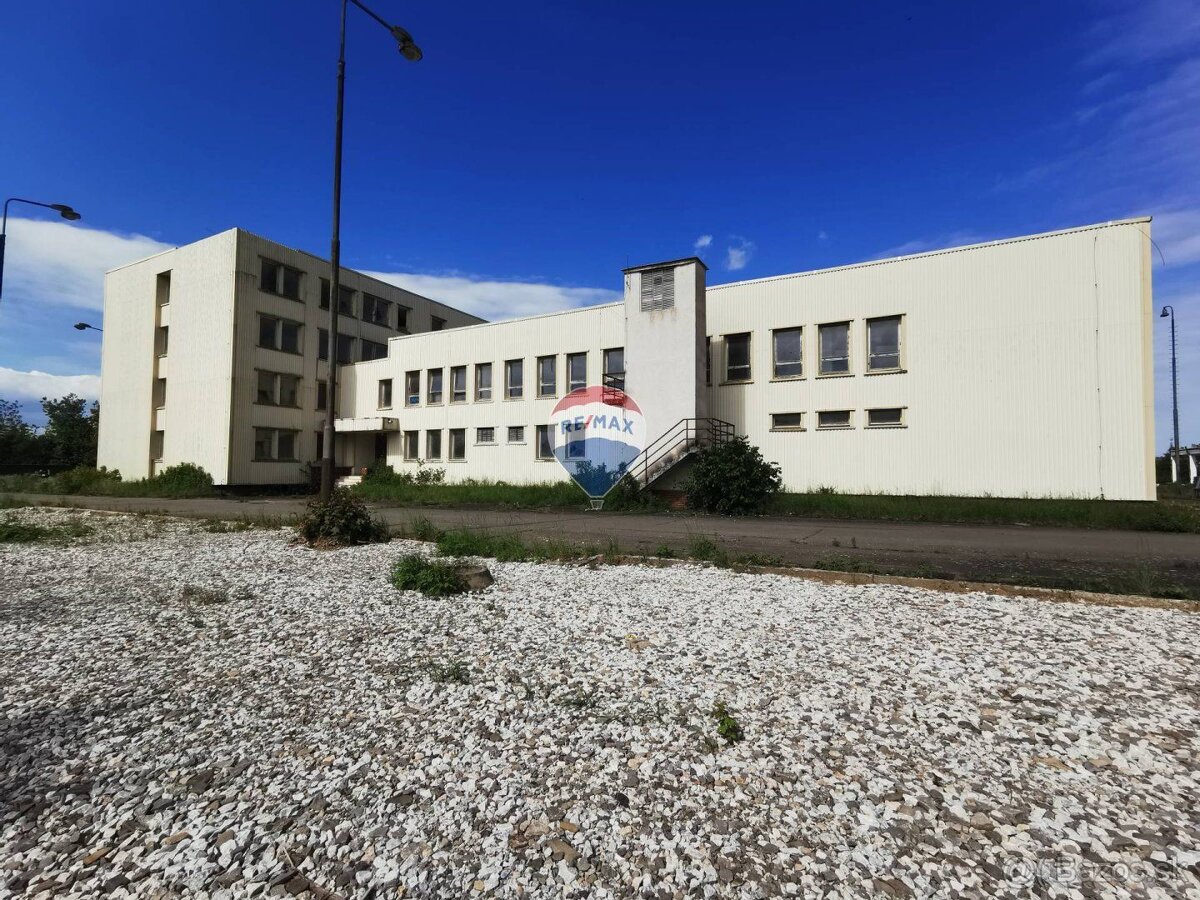 4 podlažná administratívna budova, Vranov nad Topľou