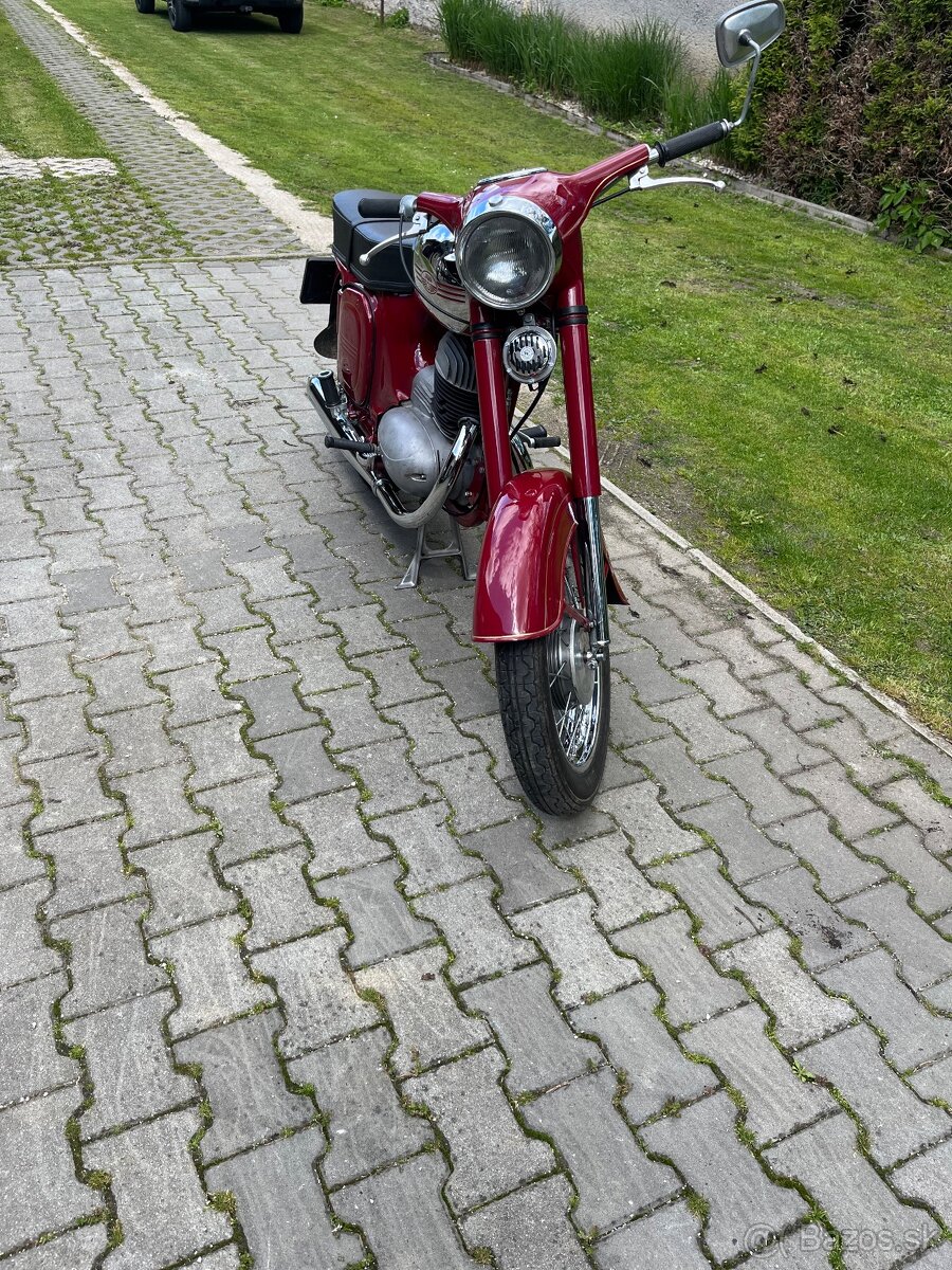 Jawa 250 panelovka