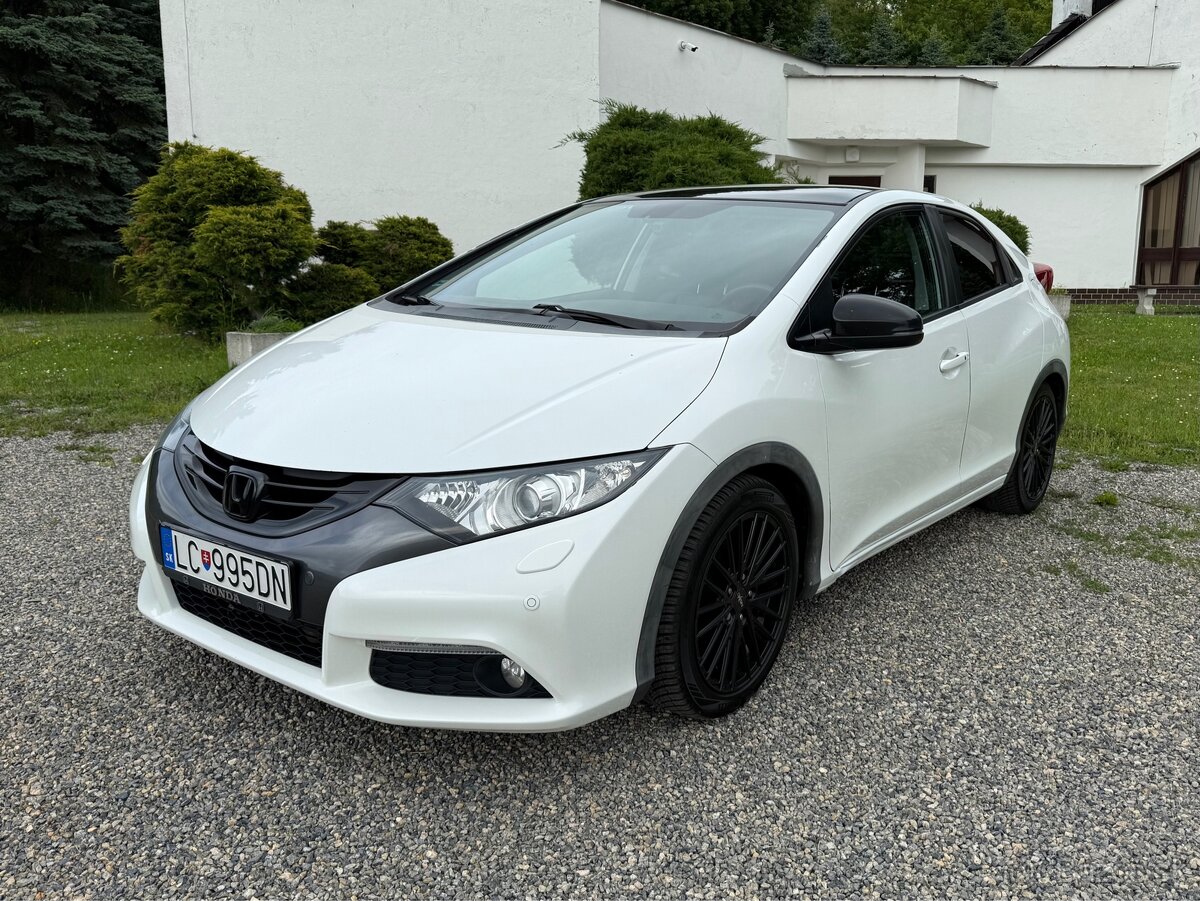 Predám Honda Civic 1.8 i-VTEC Executive 2013, 104 kW
