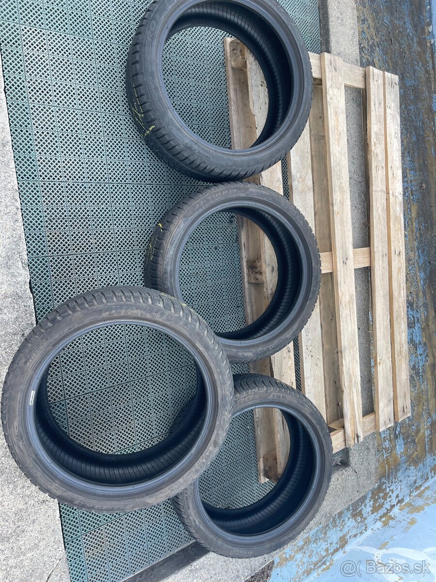 Pirelli SOTTOZERO 3 245/40 R19 (Run flat)