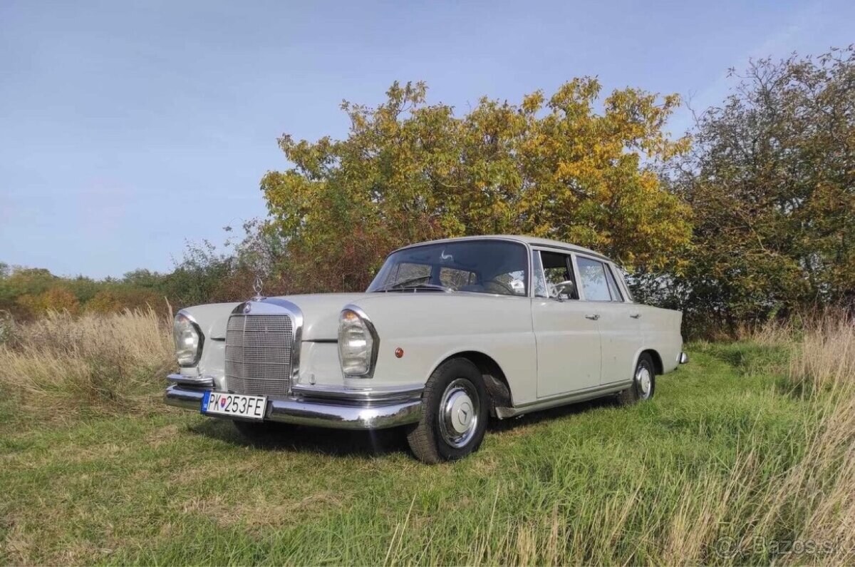 Mercedes-Benz 220SB W111