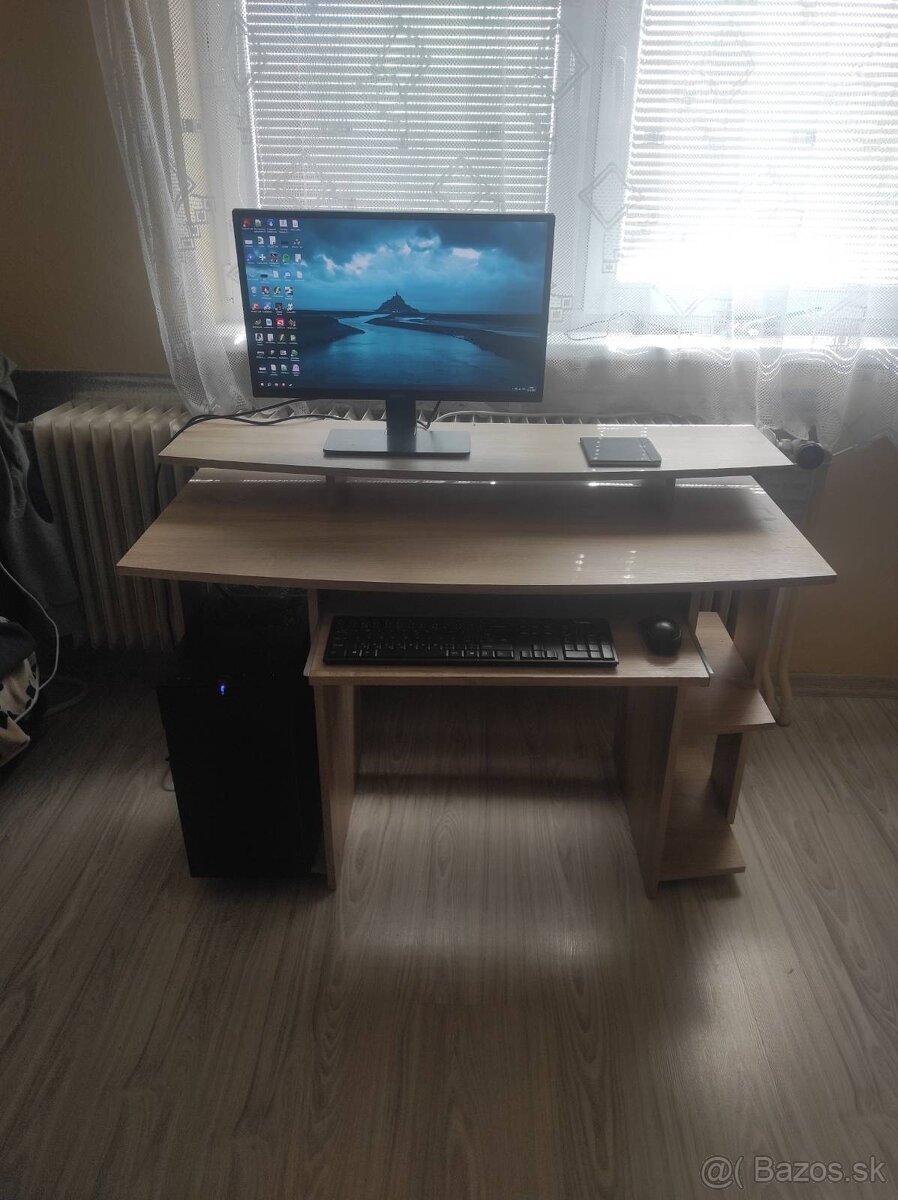 PC stôl