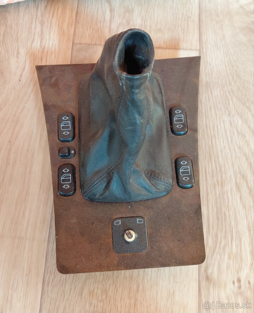 Stredovy panel Mercedes w210