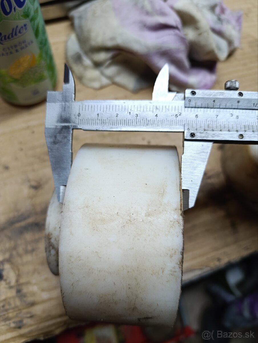 Predám podložky pod predné tlmiče vw golf Mk2 mk3