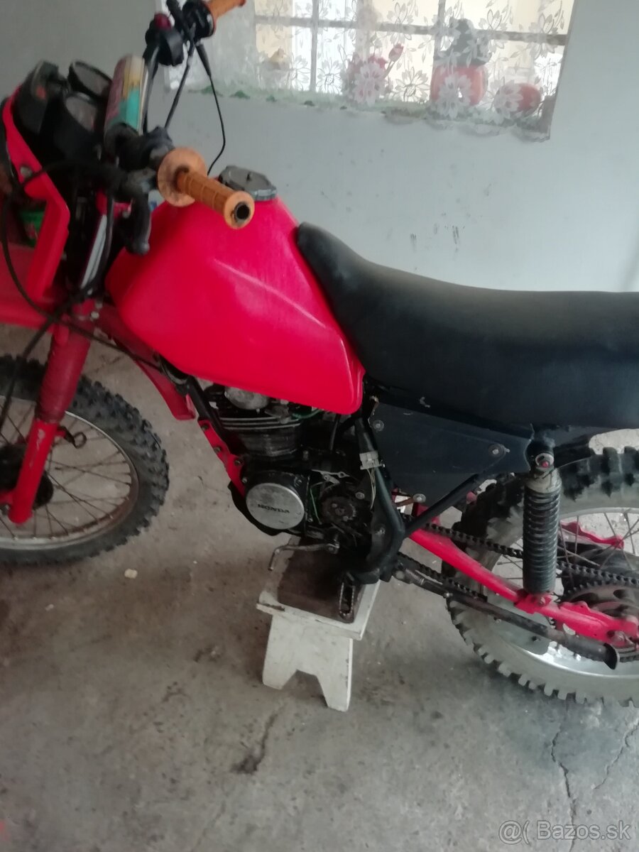 Predám Hondu xl 125s r. v1976