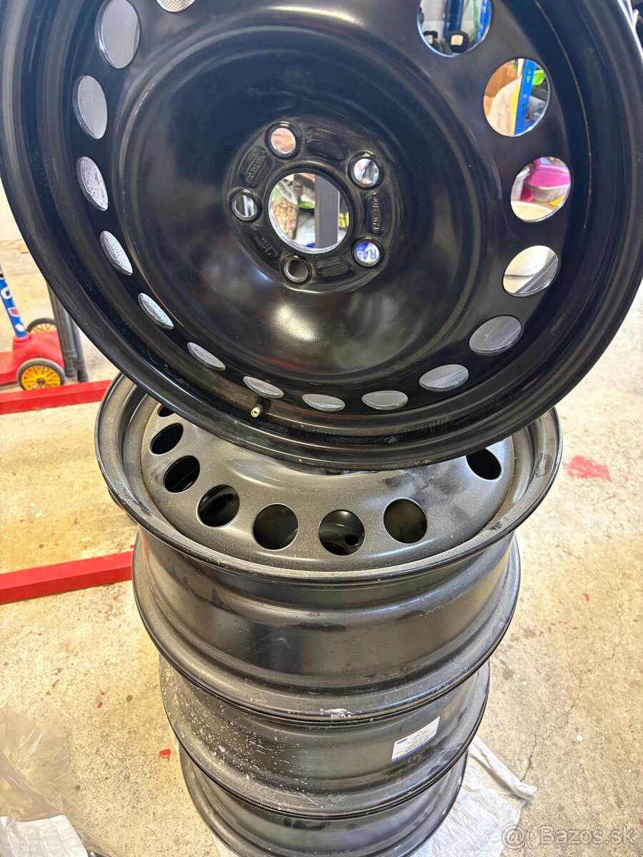 Plechové Disky na Ford R17