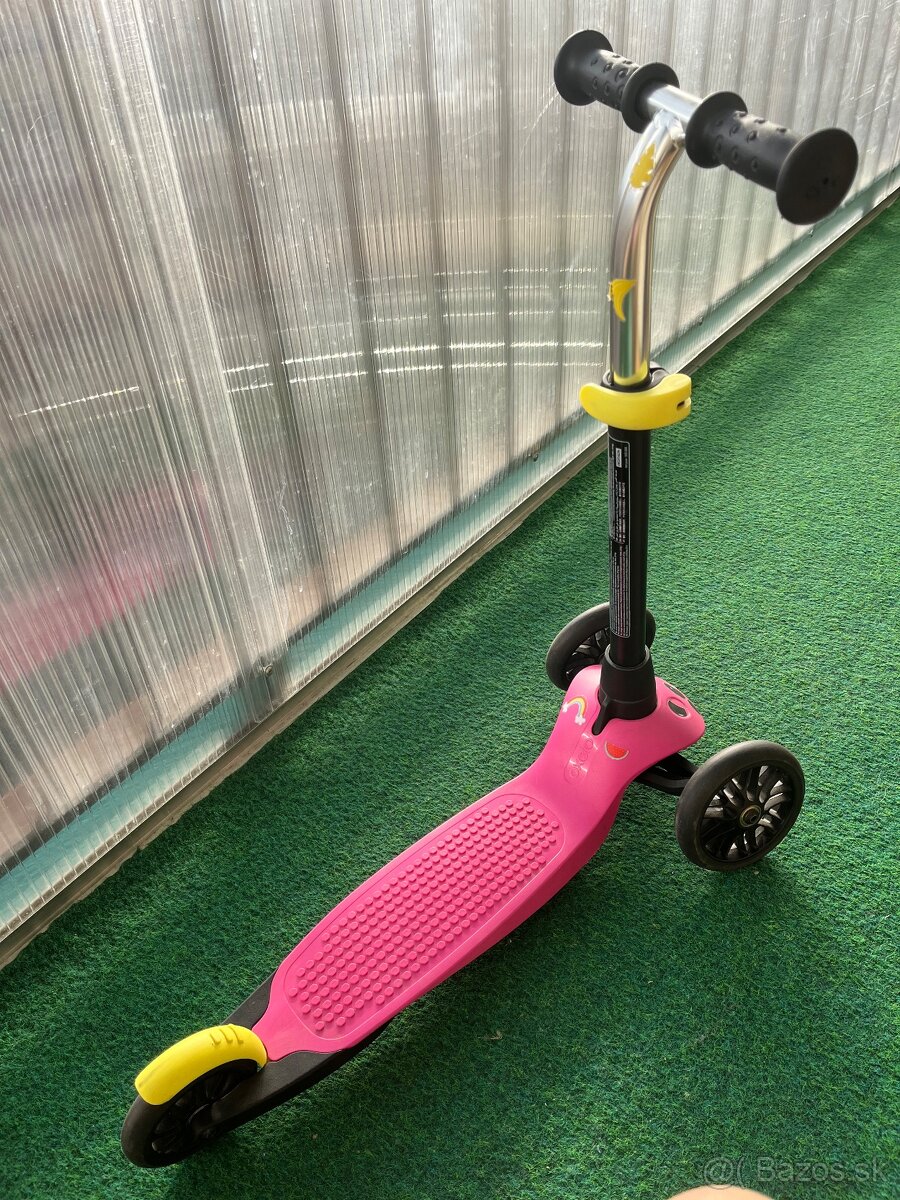 Kolobežka trojkolesová