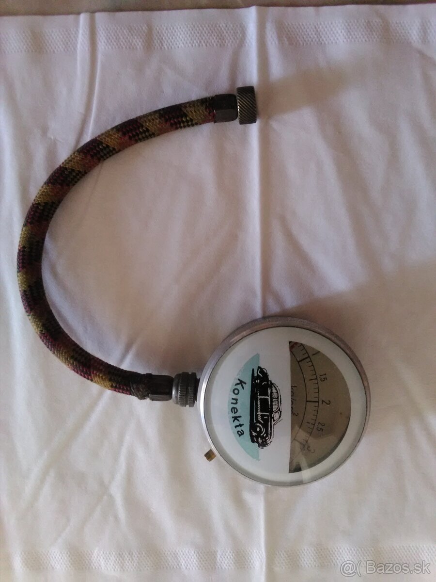 KONEKTA -merac tlaku pneu- TATRA 603