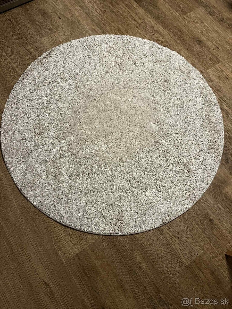 Okrúhly koberec