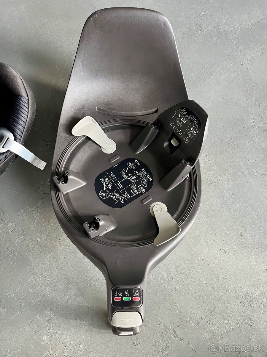 Cybex Cloud T i-Size + otočná ISOFIX základňa Cybex Base Z