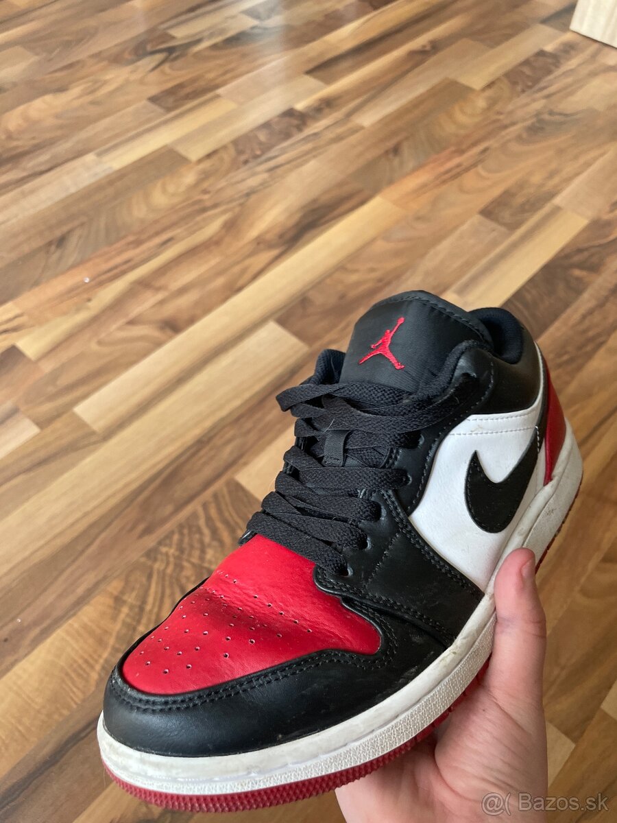 Jordan Low Red black white