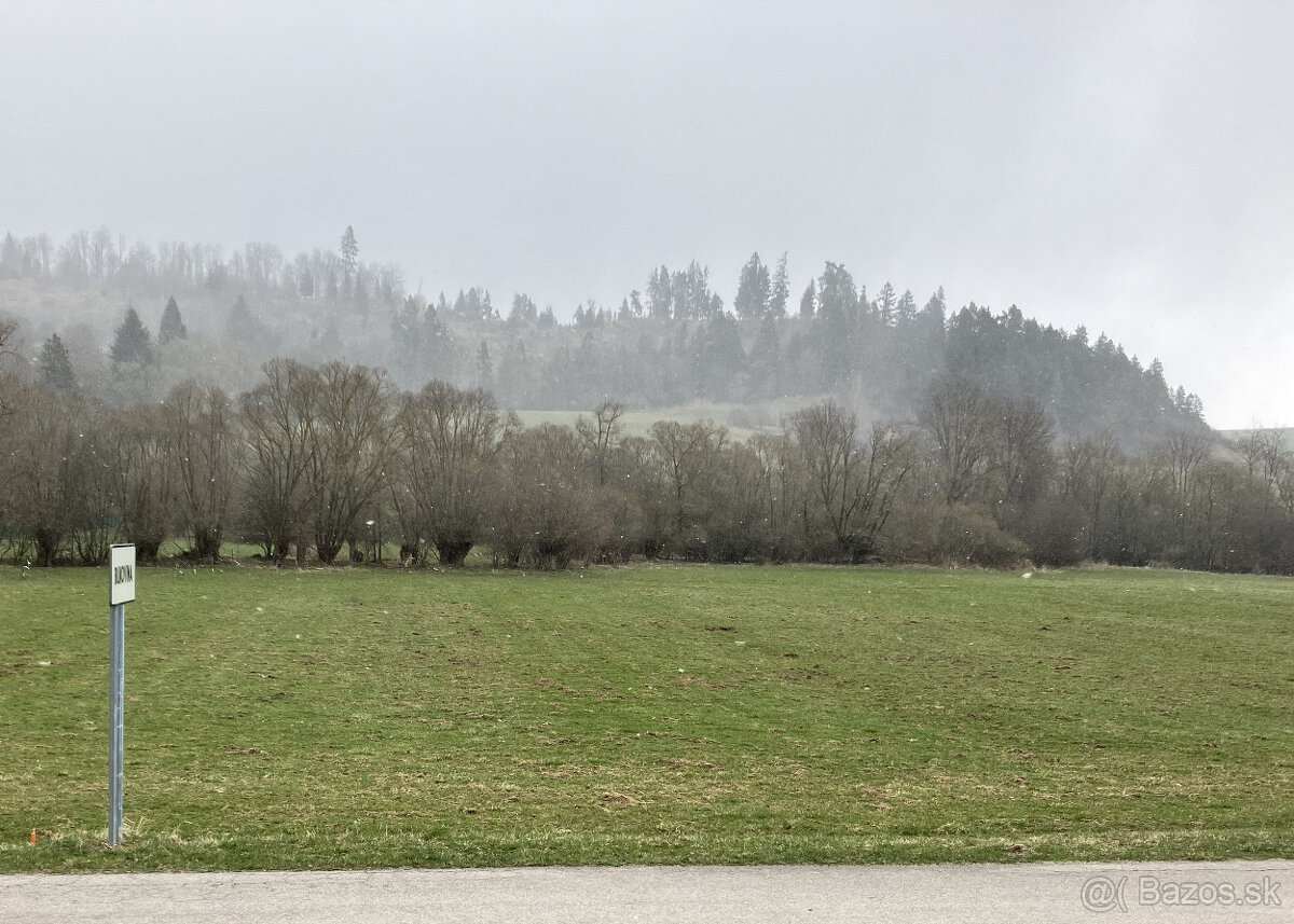Pozemky v obci BUKOVINA (pri LM)