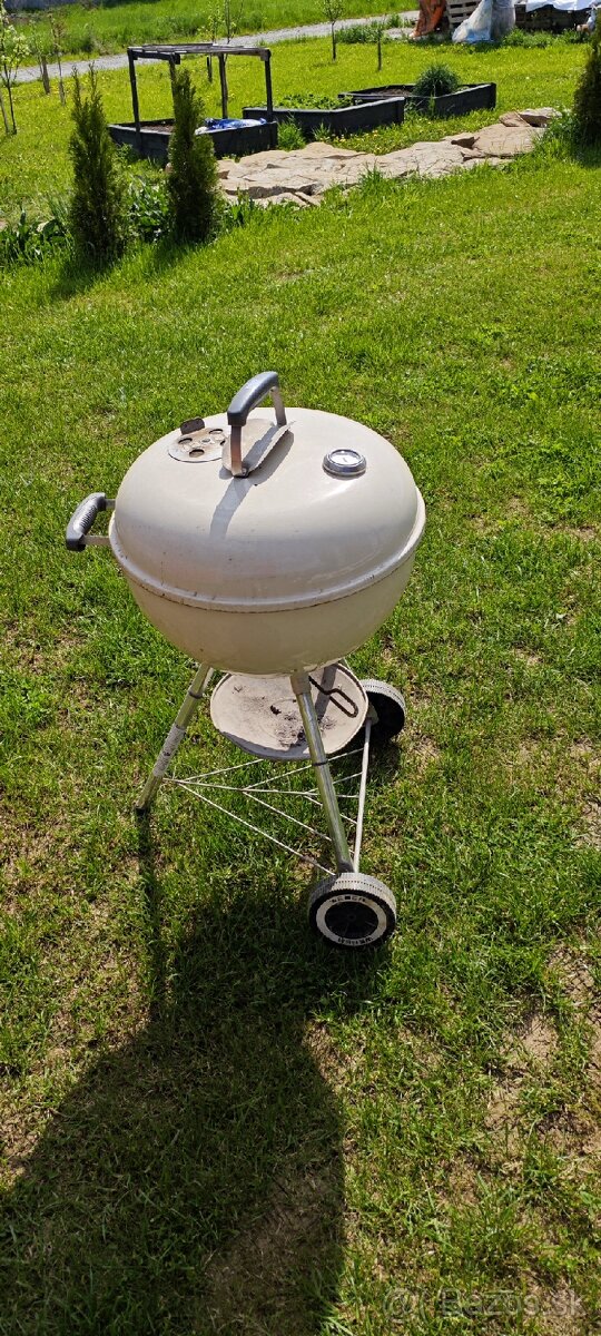 Zahradny gril Weber Compact bar b Kettle 47 cm